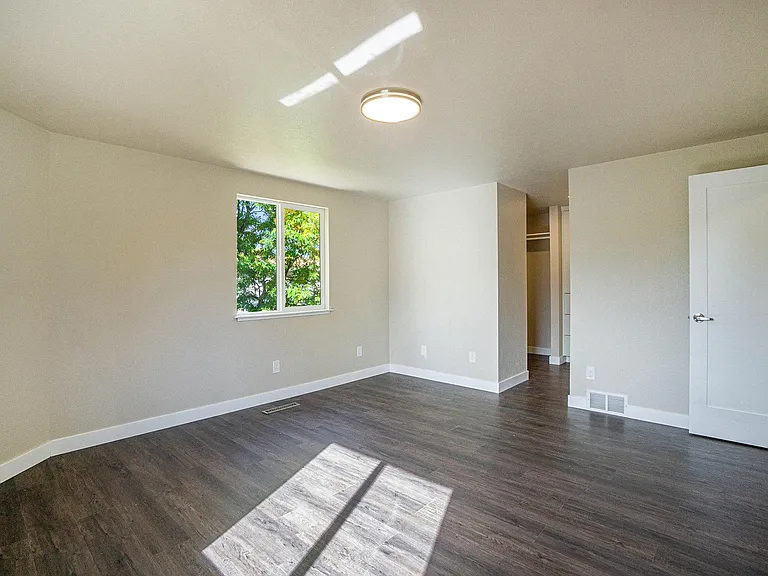 primary bedroom with walk incloset