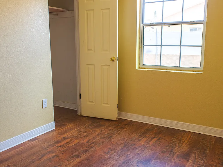 8326 Verde Cir — Photo 10