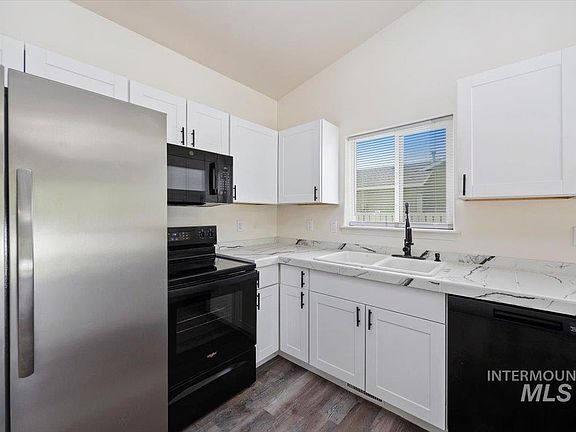 4th image of 480 Silver Pheasant Ave