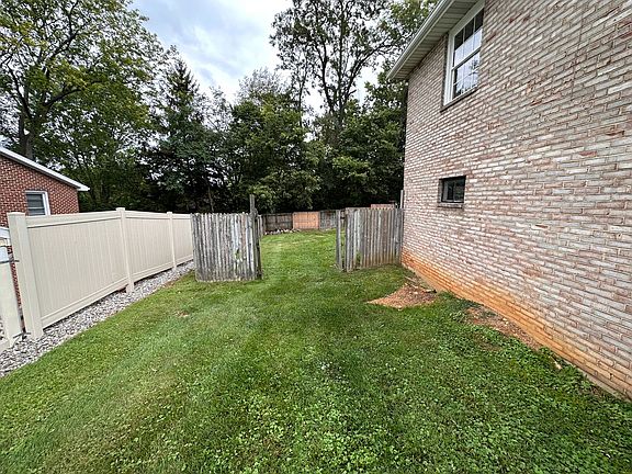 4th image of 2128 Milltown Rd