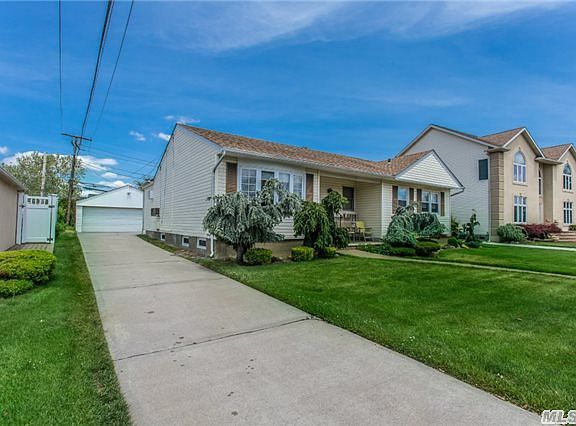2nd image of 726 Byron Ave
