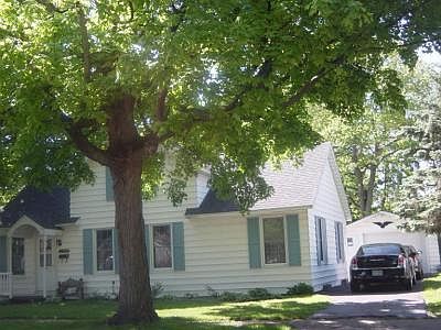2nd image of 1350 Broadway St