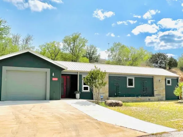 301 Saturn, Kingsland, TX 78639