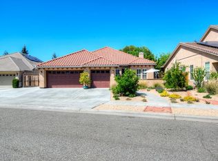 1945 Lester Ave, Clovis, CA 93619