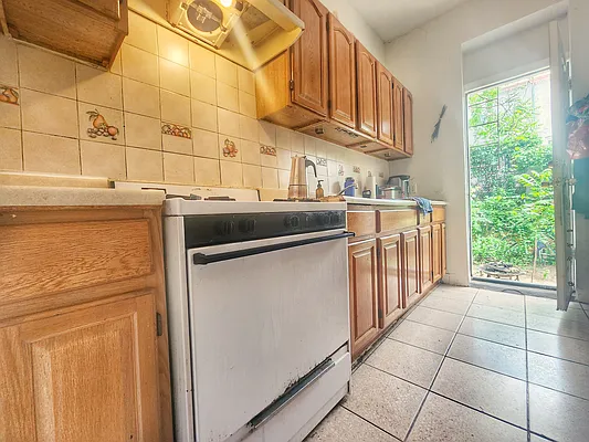 Rented by RELEASE NY | media 1