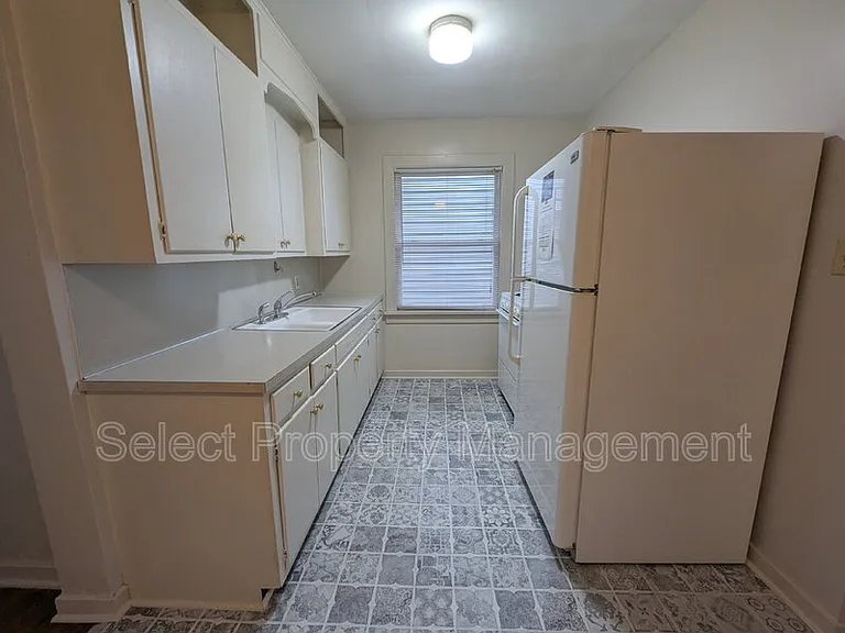 1033 Edgewater Ave #2 — Photo 6