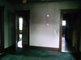 977 N Church St, Rockford, IL 61103