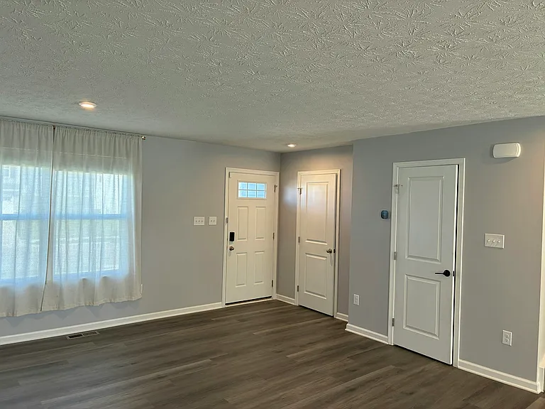1550 Knights Way — Photo 10