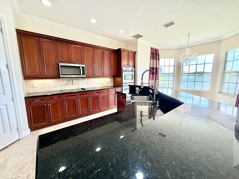 9656 Cobblestone Creek Dr — Photo 18