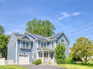 92 Wilton Rd, Fairfield, CT 06824