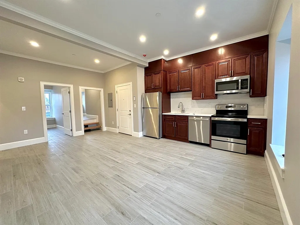 2 bed, 1.0 bath, $3,200 — Photo 1