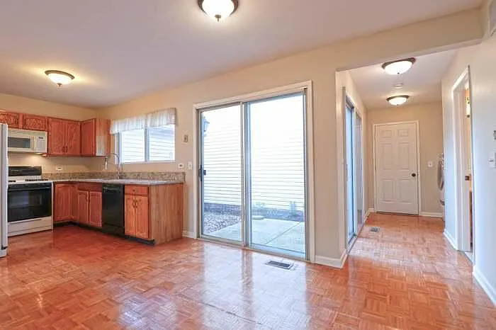 290 Le Parc Cir — Photo 9