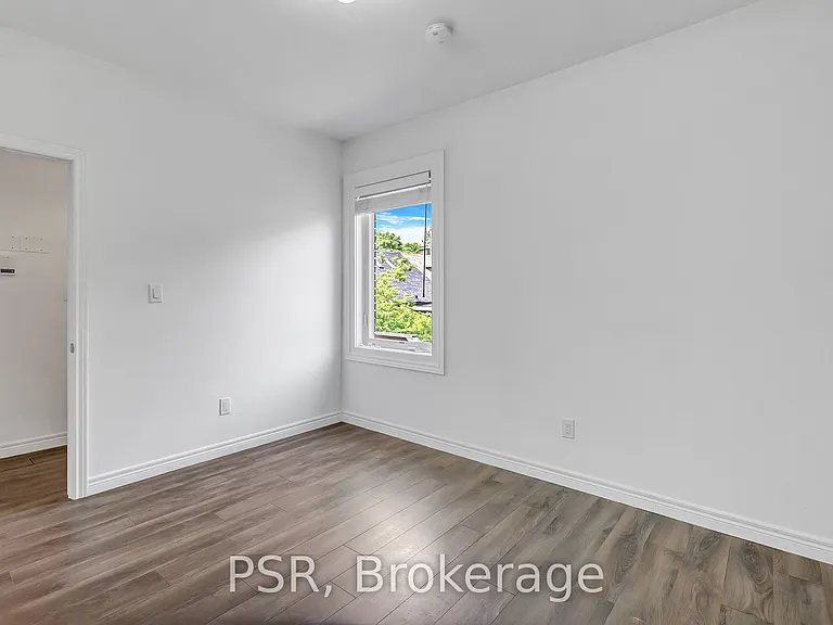 464 College St #3 — Photo 14
