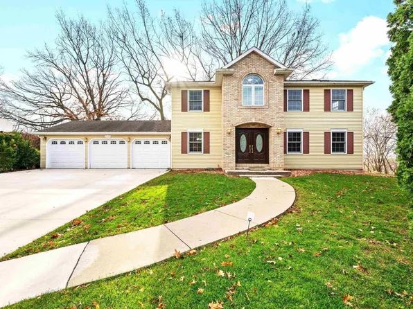 5336 36th Avenue Ct, Moline, IL 61265