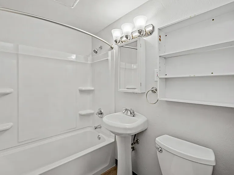 Lindberg Apartments — Photo 3