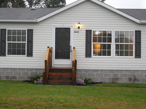 2nd image of 9223 Mountain Laurel St