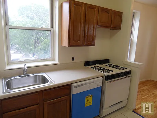 Rented by Halstead Real Estate | media 28