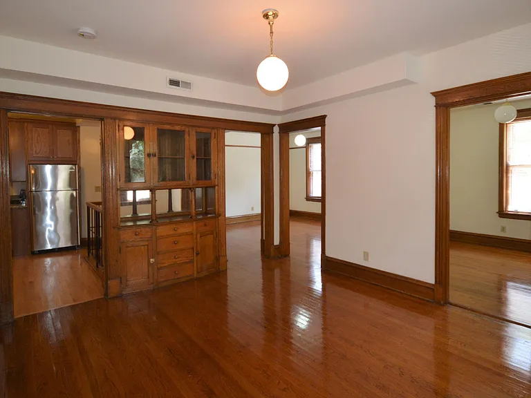 3800 N Greenview Ave #1 — Photo 2