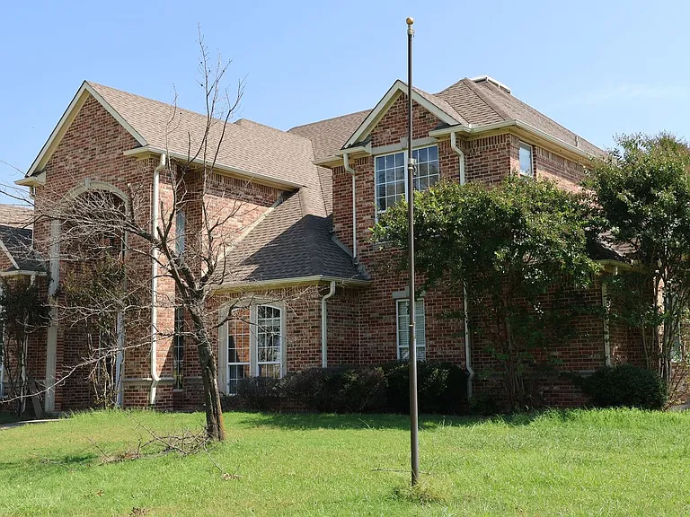 5700 FM 424 — Photo 3