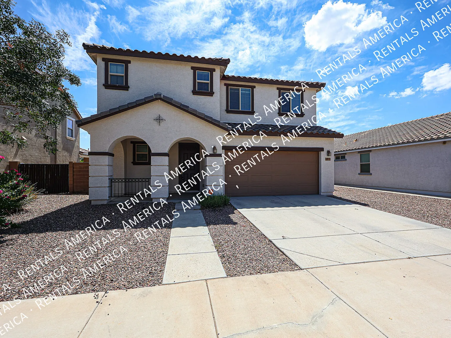 Large Home in Hastings Farms! — Photo 3