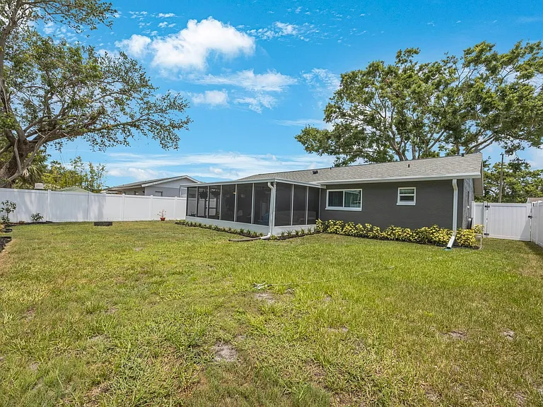 8214 Denise Dr — Photo 30