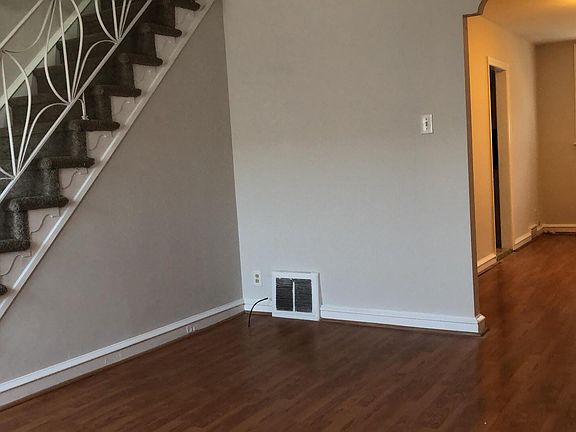 2nd image of 4503 Oakmont St