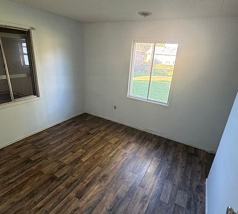 4th image of 1105 Brookfield Dr