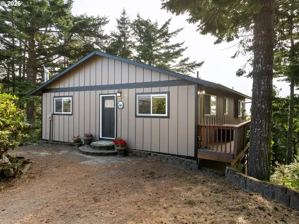 4995 Grand Ave NW, Tillamook, OR 97141