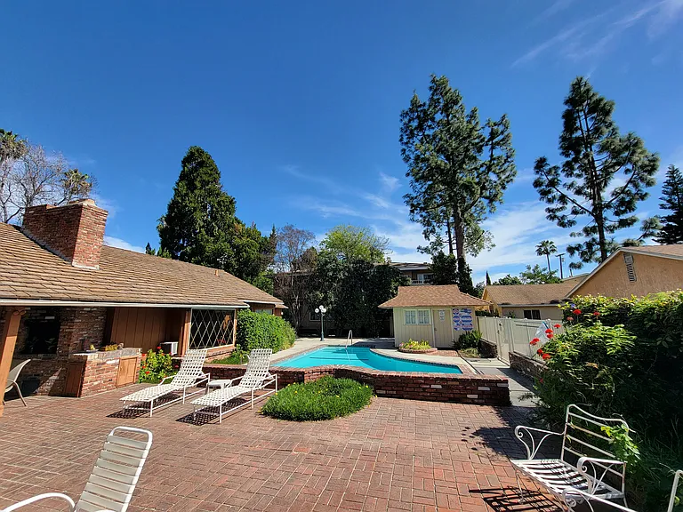 7249 Allott Ave — Photo 15