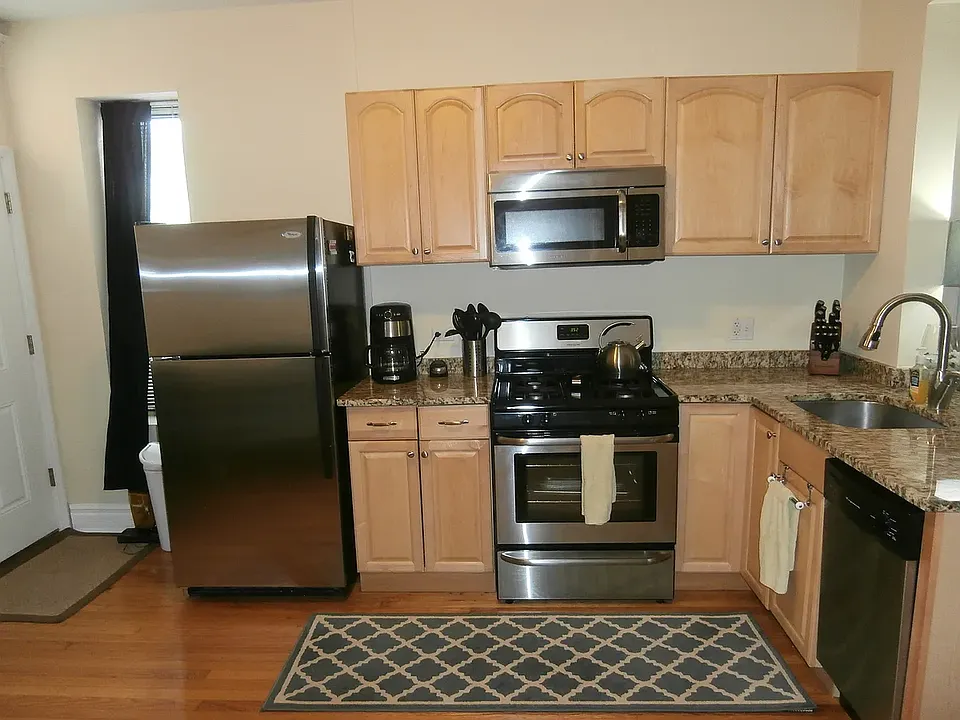 4955 N Damen Ave #1