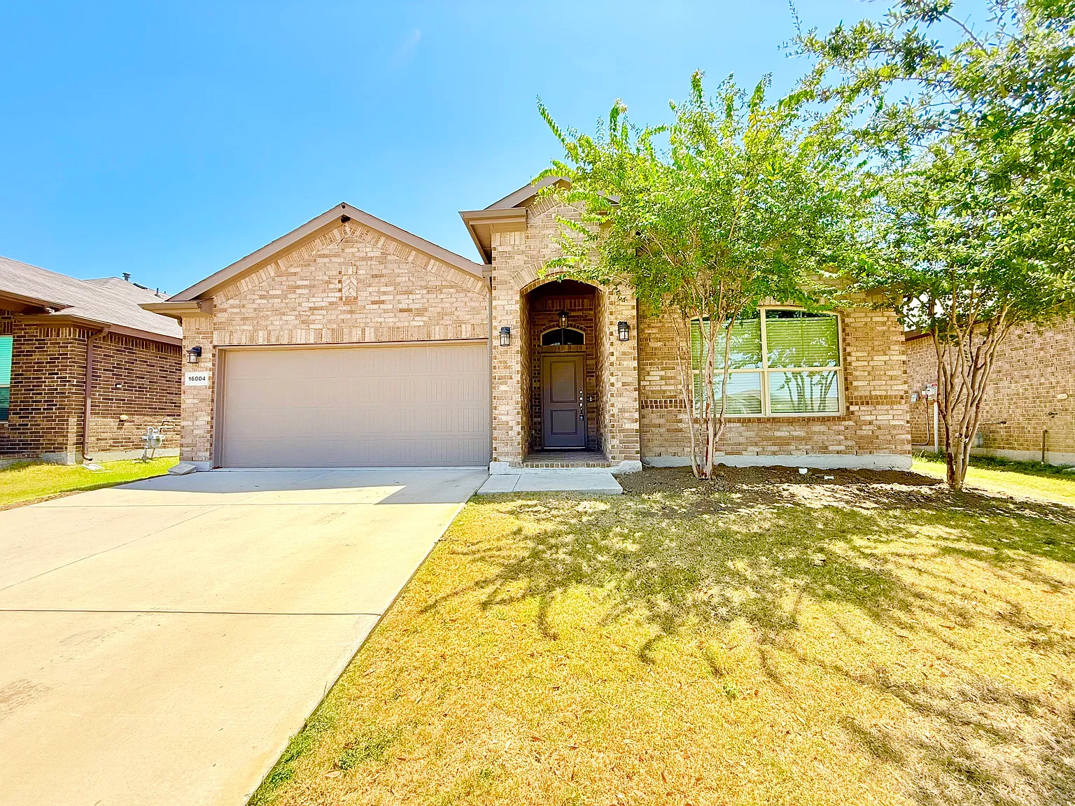 4 bed, 2463 sqft, $2,800 — Photo 2