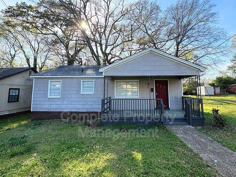 1st image of 1252 18th Pl SW