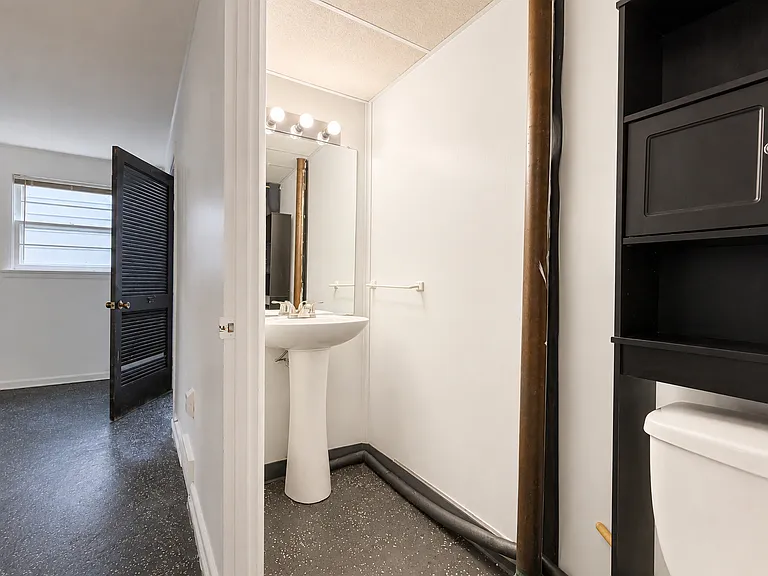 527 W Marion St — Photo 23