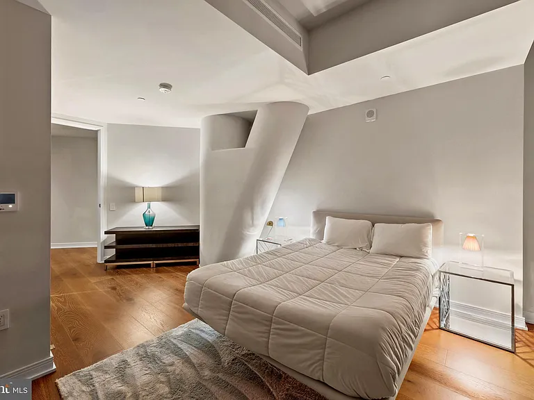 601 Wharf St SW #305 — Photo 13
