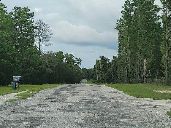 3rd image of 5760 NE 51st Ter