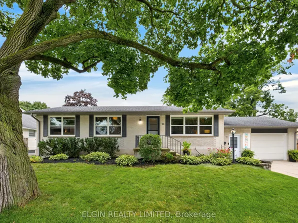 26 Queen St, Strathroy Caradoc, ON N7G 2H7