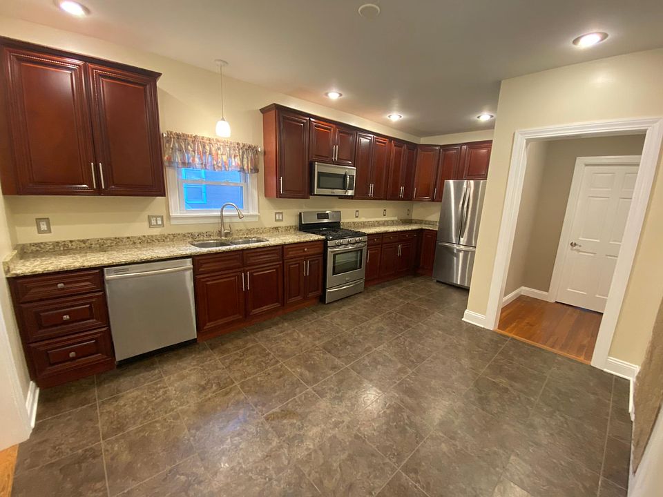 1st image of 438 Bird Ave #2