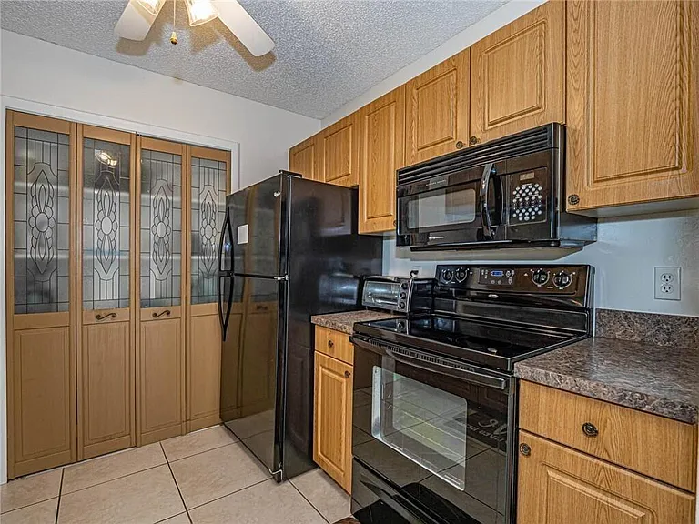 32 Plantation Dr #103 — Photo 8