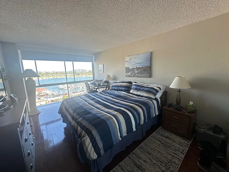 1710 Avenida Del Mundo #607 — Photo 24