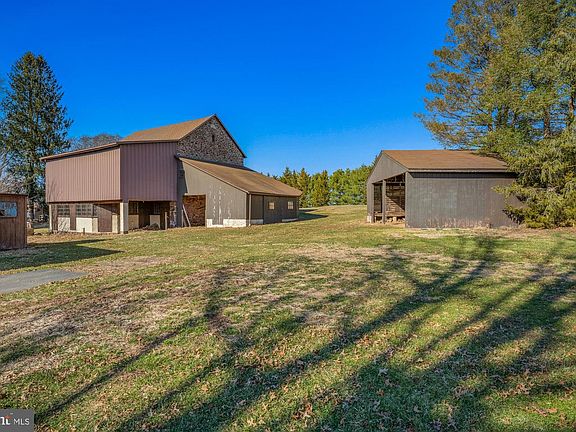 3rd image of 527 Bethel Church Rd