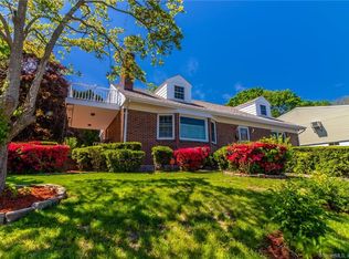 41 Dow St, New London, CT 06320