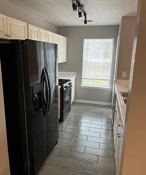 3691 Manor Ct SW — Photo 5