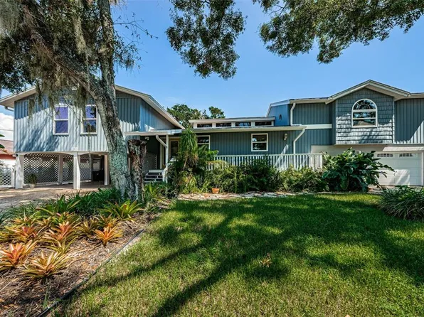 1306 Flotilla Dr, Holiday, FL 34690