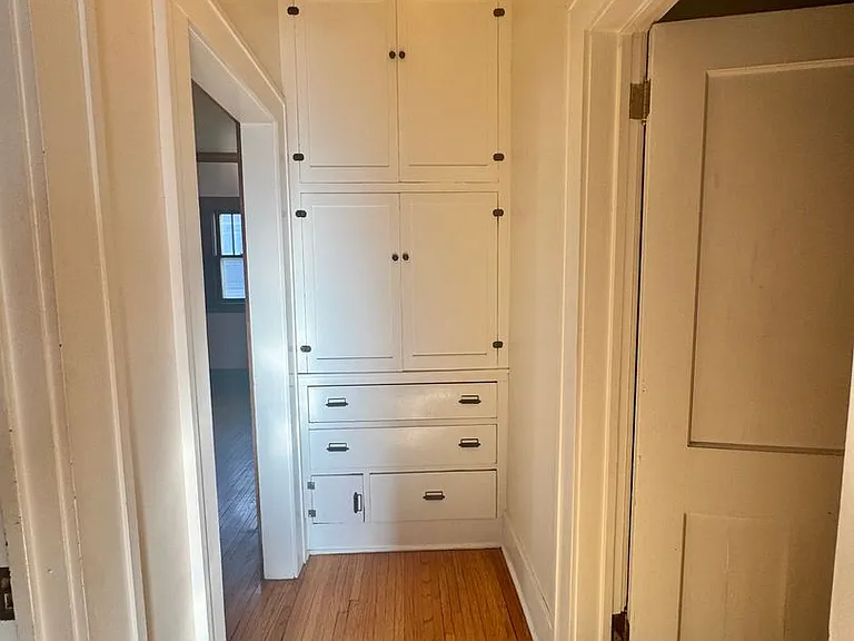 810 S 35th St — Photo 9