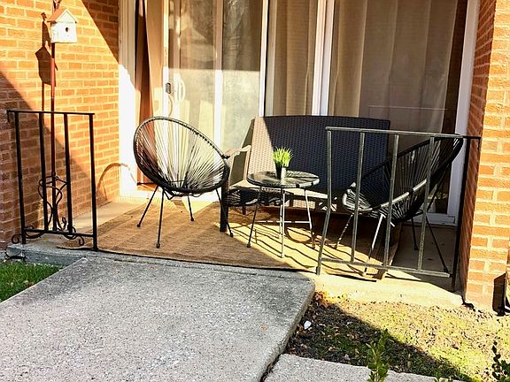 2nd image of 6137 W Thorndale Ave #A