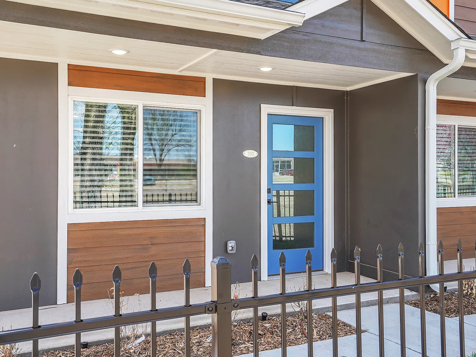 2 bed, 2.5 bath, 1150 sqft, $1,600 — Photo 1