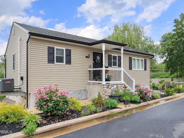 8 Clement Ln