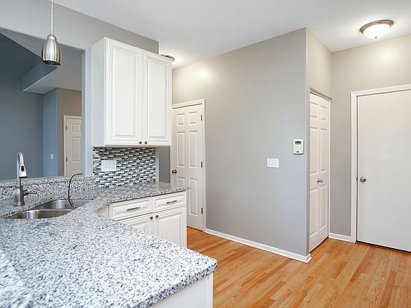 5th image of 9457 Waterfall Glen Blvd