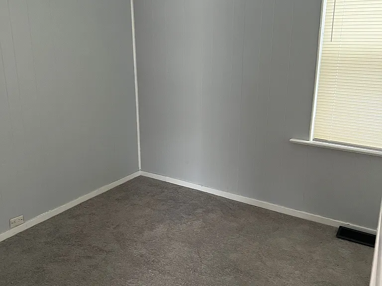 962 W 16th St #1 — Photo 7