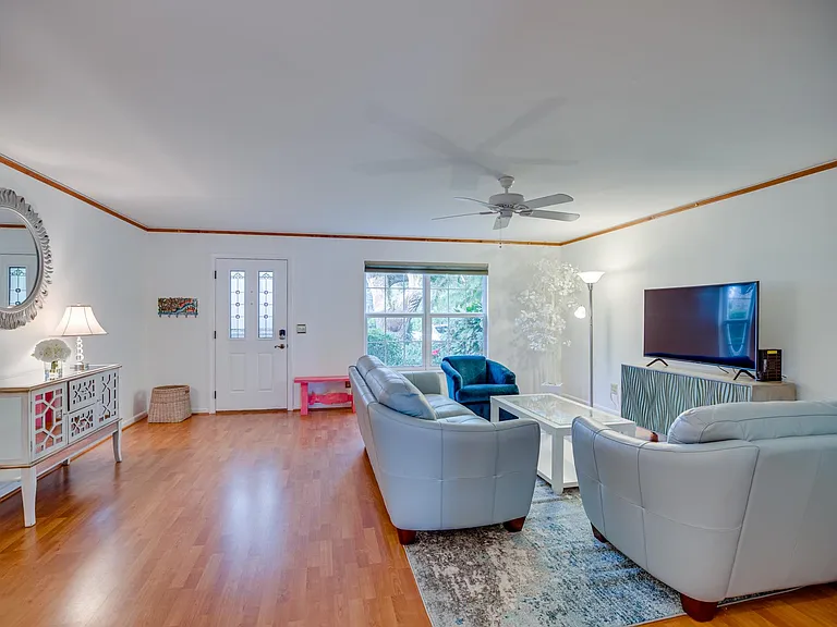 2722 Cardinal Dr — Photo 6